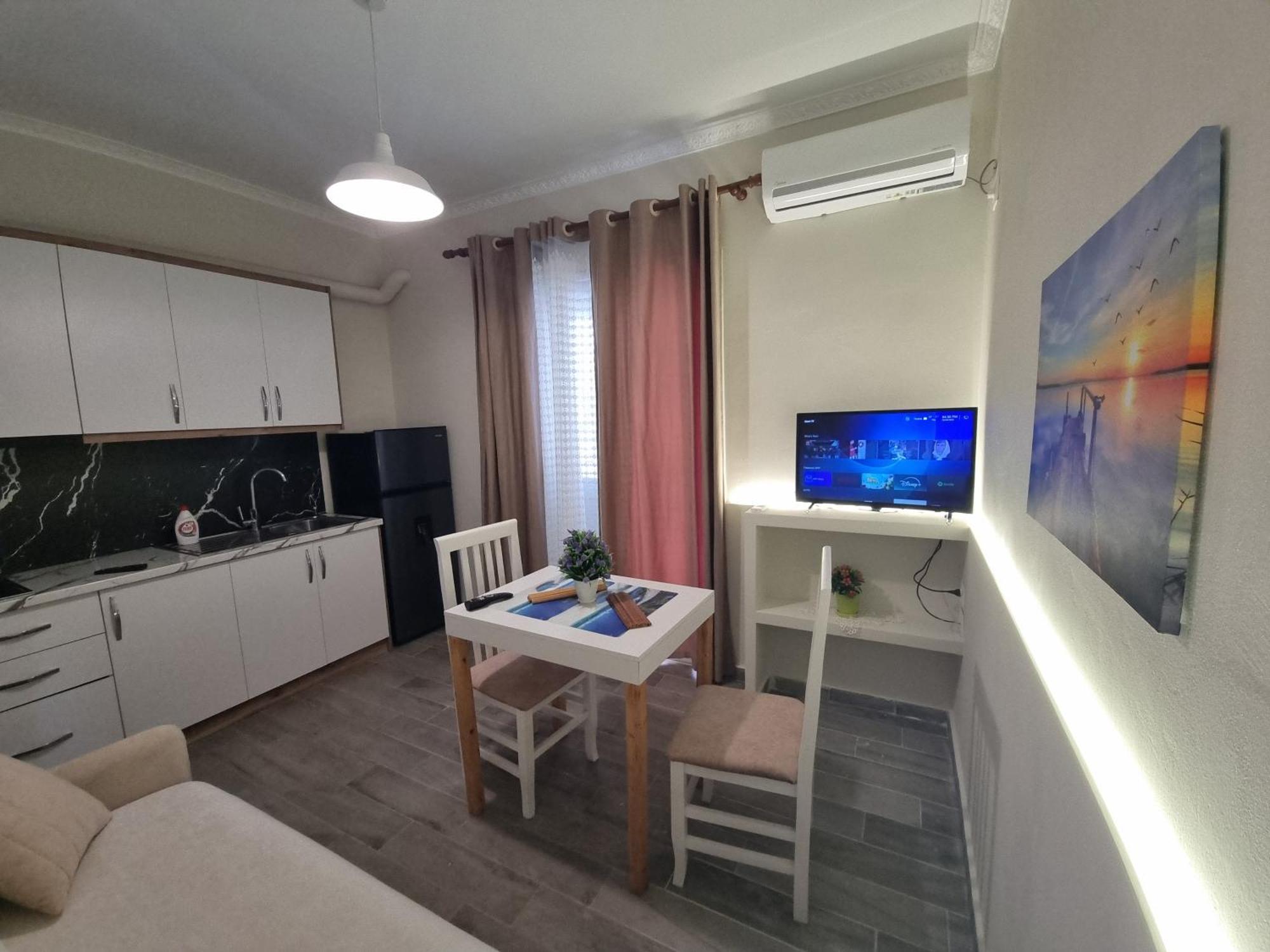 Vila Soleil Вльора Екстер'єр фото