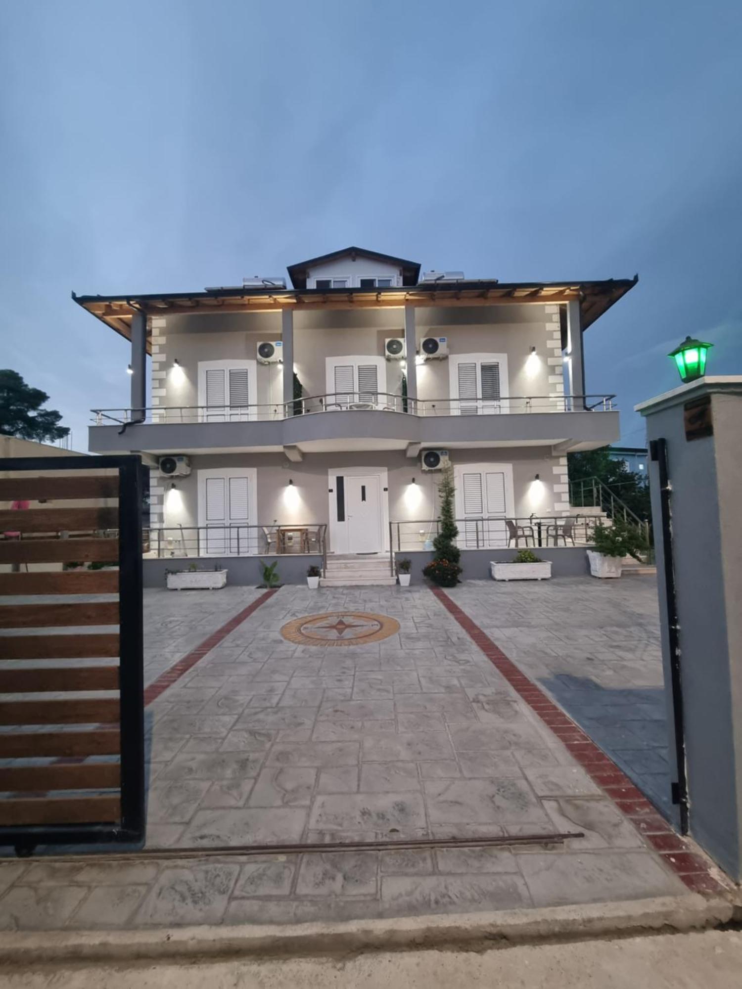 Vila Soleil Вльора Екстер'єр фото
